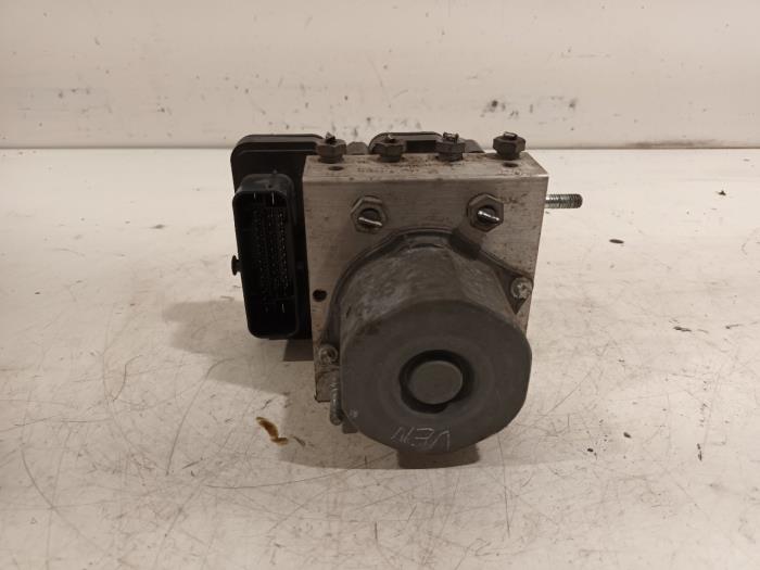 Gebrauchte ABS Pumpe Mercedes A-Klasse Preis € 200,00 Margenregelung angeboten von Van der Ven Autorecycling B.V.
