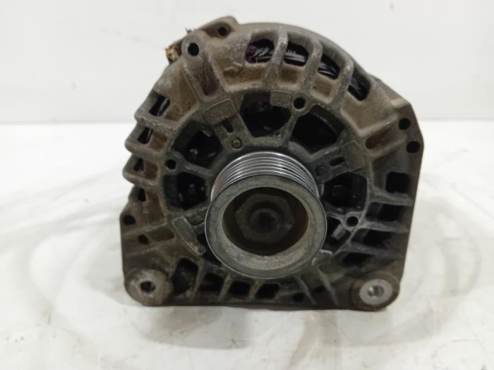 Gebrauchte Dynamo Renault Master Preis € 65,00 Margenregelung angeboten von Van der Ven Autorecycling B.V.