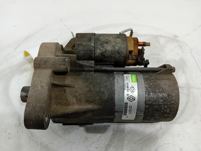 Used Engine management computer Renault Master Price € 65,00 Margin scheme offered by Van der Ven Autorecycling B.V.