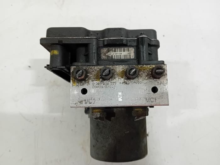 Begagnade ABS-pump Toyota Corolla Verso Pris € 65,00 Marginaltabell erbjuds av Van der Ven Autorecycling B.V.
