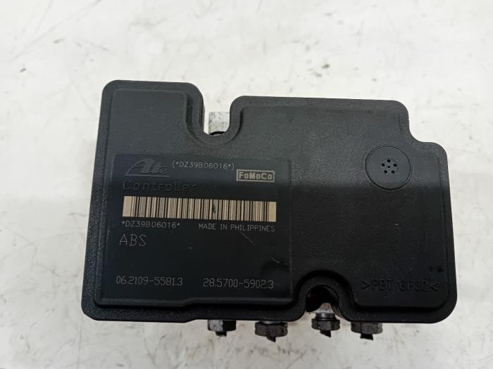 Begagnade ABS-pump Ford Fiesta Pris € 75,00 Marginaltabell erbjuds av Van der Ven Autorecycling B.V.