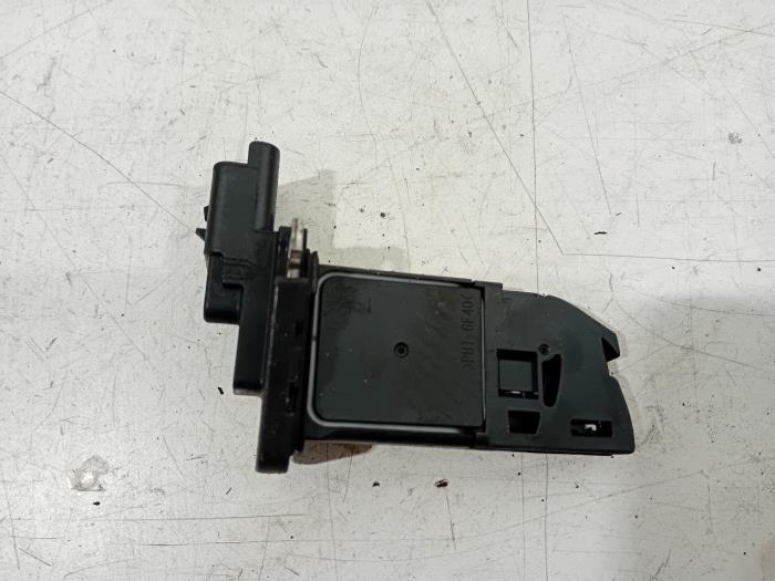 Gebrauchte Luftmassenmesser Peugeot 308 Preis € 30,00 Margenregelung angeboten von Van der Ven Autorecycling B.V.
