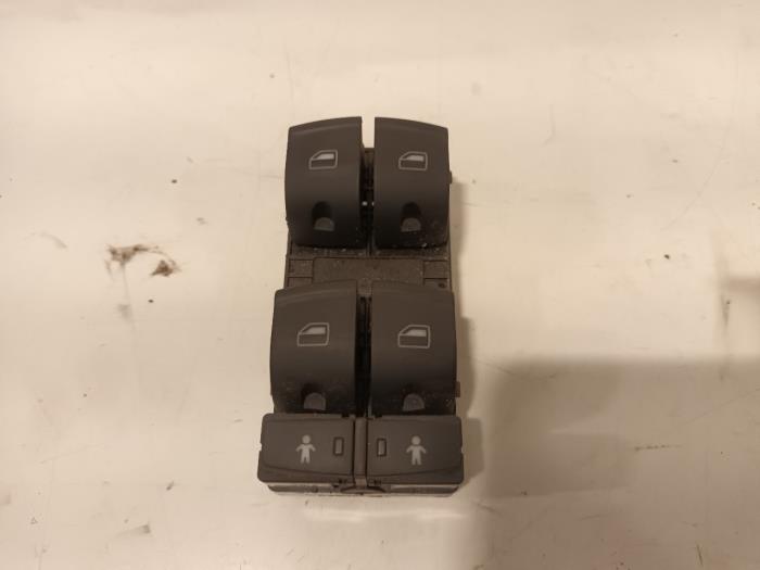 Usados Interruptor de ventanilla eléctrica Audi S6 Precio € 30,00 Norma de margen ofrecido por Van der Ven Autorecycling B.V.