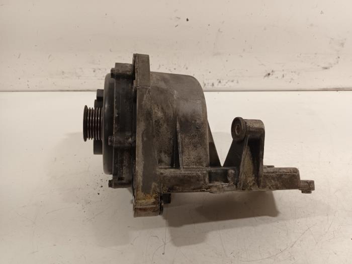 Gebrauchte Dynamo BMW 7-Serie Preis € 240,00 Margenregelung angeboten von Van der Ven Autorecycling B.V.