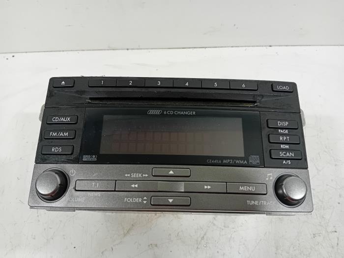 Używane Radio Subaru Impreza Cena € 105,00 Procedura marży oferowane przez Van der Ven Autorecycling B.V.