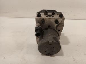 Begagnade ABS-pump BMW 7-Serie Pris € 355,00 Marginaltabell erbjuds av Van der Ven Autorecycling B.V.