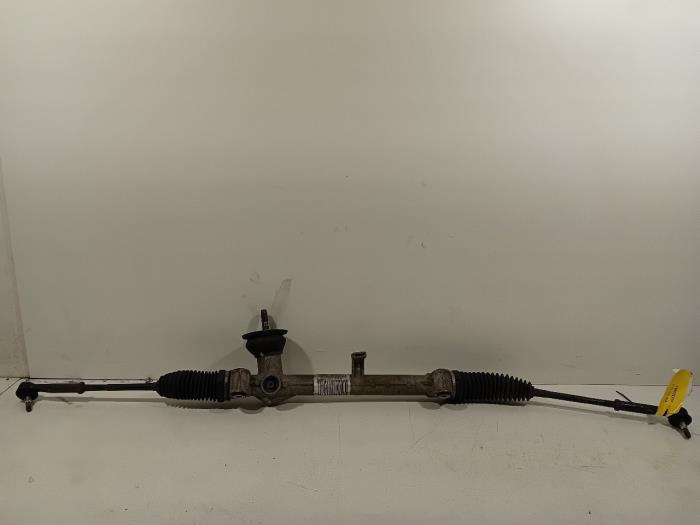Begagnade Styrbox Fiat Punto Pris € 95,00 Marginaltabell erbjuds av Van der Ven Autorecycling B.V.