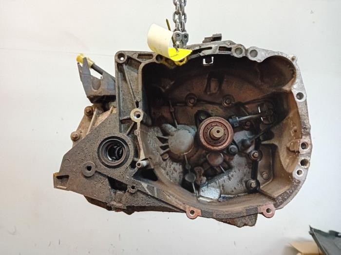 Gebrauchte Getriebe Renault Clio Preis € 164,99 Margenregelung angeboten von Van der Ven Autorecycling B.V.