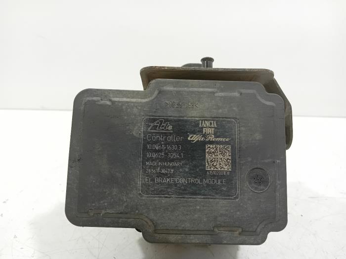 Begagnade ABS-pump Fiat Doblo Pris € 99,99 Marginaltabell erbjuds av Van der Ven Autorecycling B.V.