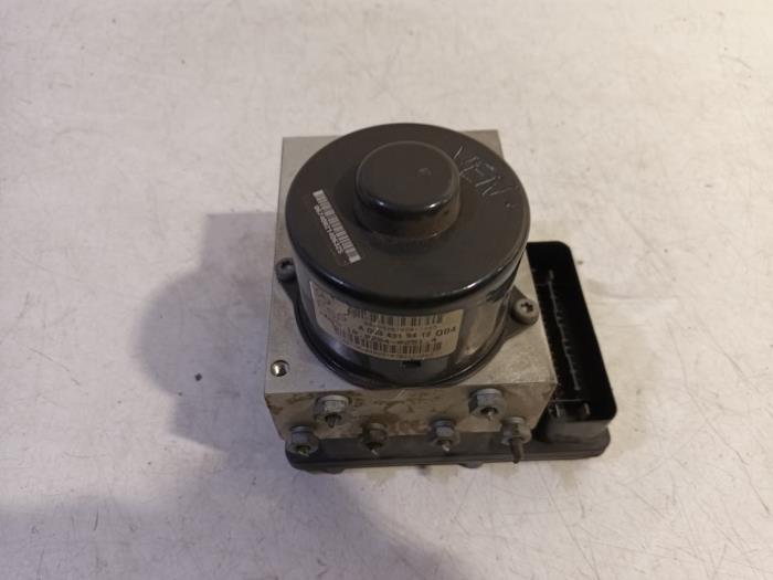 Gebrauchte ABS Pumpe Mercedes CLK Preis € 65,00 Margenregelung angeboten von Van der Ven Autorecycling B.V.