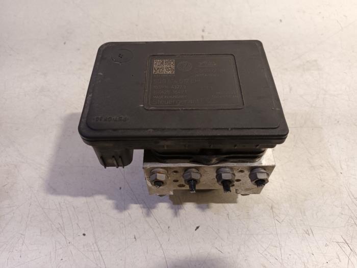 Begagnade ABS-pump Skoda Superb Pris € 185,00 Marginaltabell erbjuds av Van der Ven Autorecycling B.V.