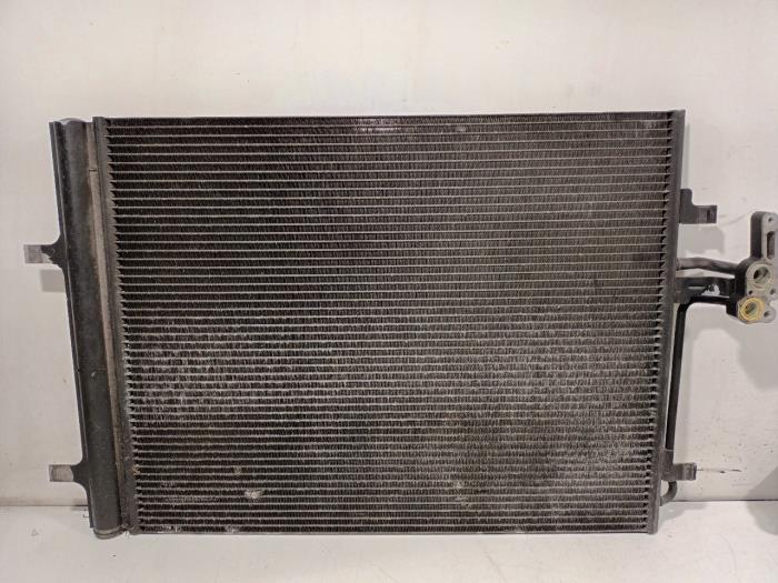 Usagé Radiateur clim Landrover Freelander Prix € 55,00 Règlement à la marge proposé par Van der Ven Autorecycling B.V.