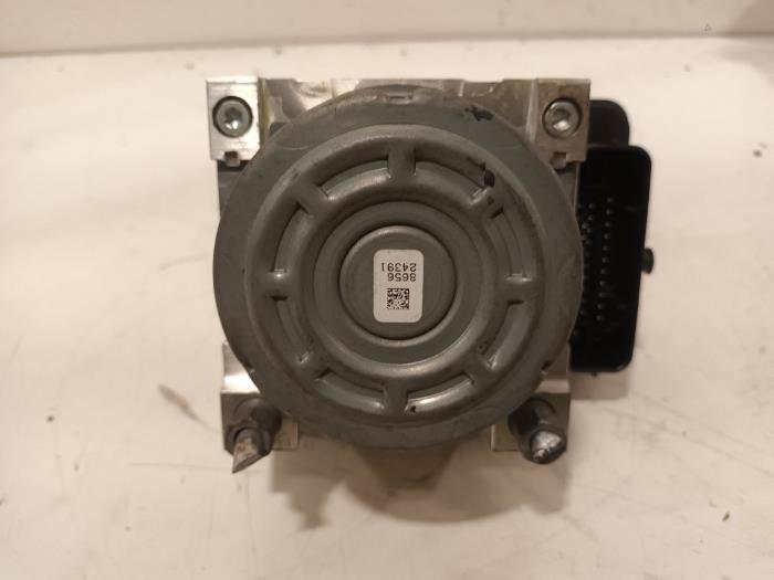 Gebrauchte ABS Pumpe Dacia Dokker Preis € 105,00 Margenregelung angeboten von Van der Ven Autorecycling B.V.