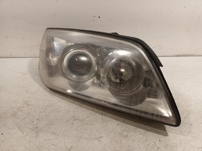 Używane Reflektor prawy Chevrolet Captiva Cena € 39,99 Procedura marży oferowane przez Van der Ven Autorecycling B.V.