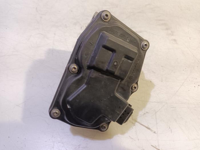 Begagnade Spjällhus Ford Focus Pris € 30,00 Marginaltabell erbjuds av Van der Ven Autorecycling B.V.