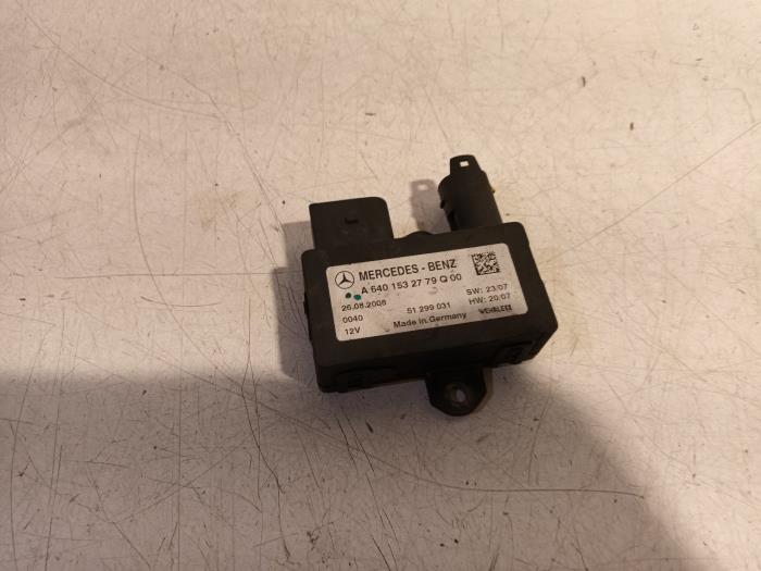 Usagé Ordinateur divers Mercedes B-Klasse Prix € 95,00 Règlement à la marge proposé par Van der Ven Autorecycling B.V.