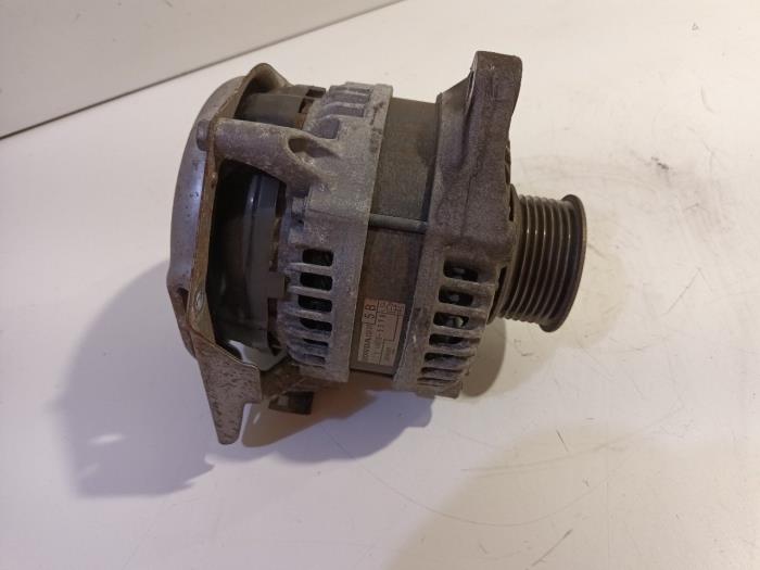 Usagé Dynamo Honda CR-V Prix € 120,00 Règlement à la marge proposé par Van der Ven Autorecycling B.V.