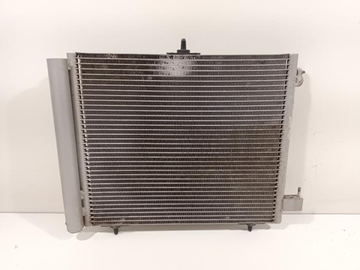 Usagé Radiateur clim Peugeot 208 Prix € 40,00 Règlement à la marge proposé par Van der Ven Autorecycling B.V.