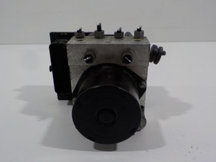 Begagnade ABS-pump Seat Ibiza Pris € 140,00 Marginaltabell erbjuds av Van der Ven Autorecycling B.V.