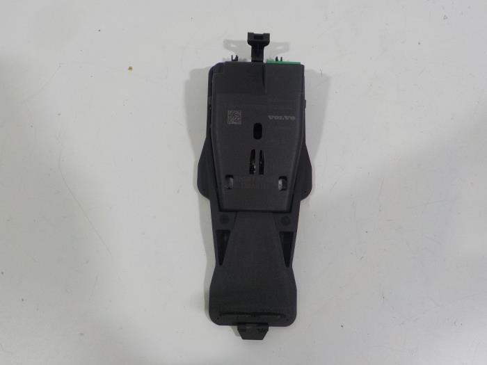 Begagnade Farthållarsensor Volvo V40 Pris € 45,00 Marginaltabell erbjuds av Van der Ven Autorecycling B.V.