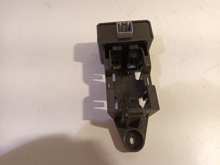 Usagé Ordinateur divers Landrover Evoque Prix € 25,00 Règlement à la marge proposé par Van der Ven Autorecycling B.V.