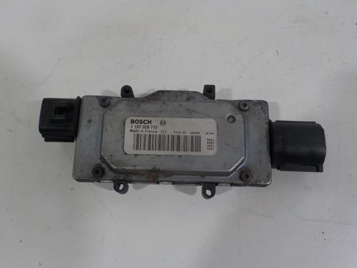Usagé Ordinateur refroidisseur Volvo V40 Prix € 50,00 Règlement à la marge proposé par Van der Ven Autorecycling B.V.