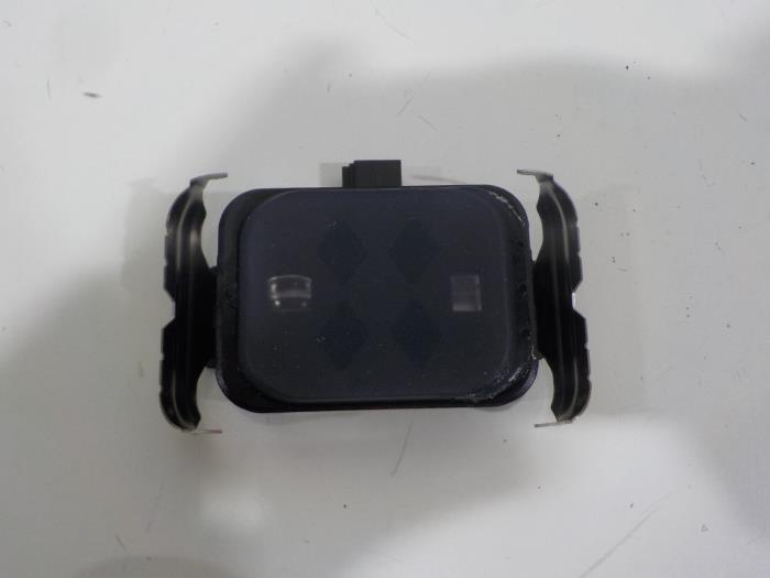 Begagnade Regnsensor Jaguar XF Pris € 25,00 Marginaltabell erbjuds av Van der Ven Autorecycling B.V.