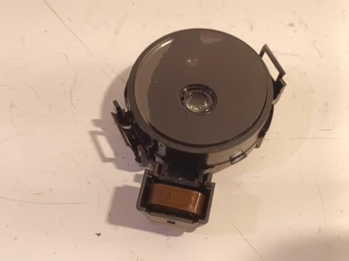 Begagnade Regnsensor BMW 5-Serie Pris € 85,00 Marginaltabell erbjuds av Van der Ven Autorecycling B.V.