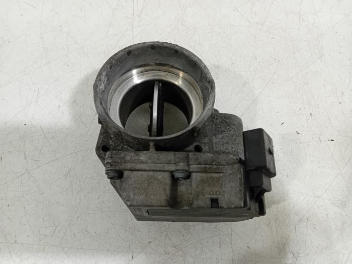 Usagé Boitier papillon Audi A4 Prix € 105,00 Règlement à la marge proposé par Van der Ven Autorecycling B.V.