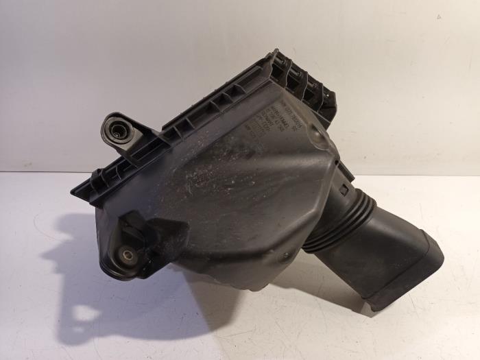 Gebrauchte Luftfiltergehäuse BMW 5-Serie Preis € 75,00 Margenregelung angeboten von Van der Ven Autorecycling B.V.