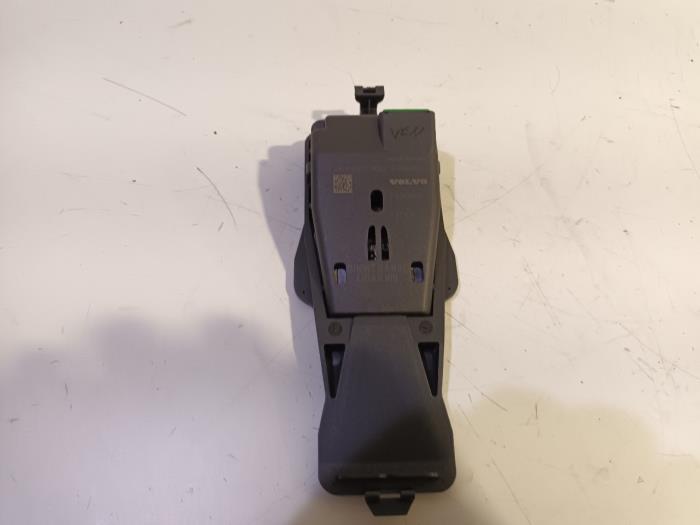 Begagnade Farthållarsensor Volvo V40 Pris € 30,00 Marginaltabell erbjuds av Van der Ven Autorecycling B.V.