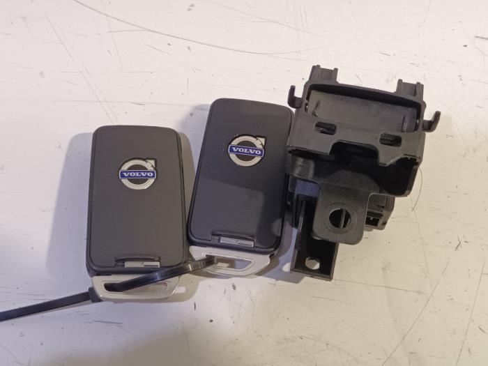 Używane Przelacznik Volvo V40 Cena € 55,00 Procedura marży oferowane przez Van der Ven Autorecycling B.V.