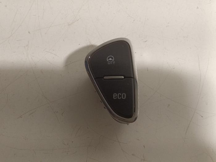 Gebrauchte Schalter Opel Corsa Preis € 10,00 Margenregelung angeboten von Van der Ven Autorecycling B.V.