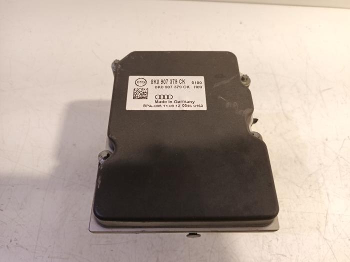 Usagé Pompe ABS Audi S4 Prix € 80,00 Règlement à la marge proposé par Van der Ven Autorecycling B.V.
