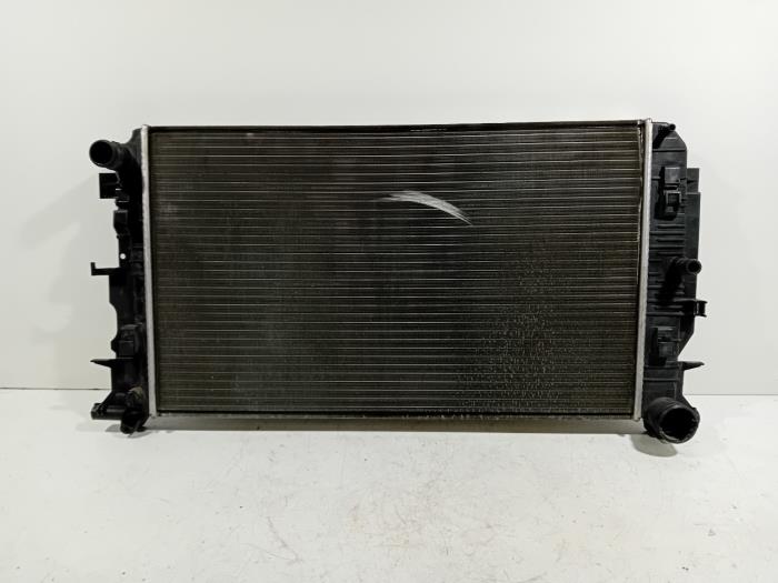 Usagé Radiateur Mercedes Sprinter Prix € 90,00 Règlement à la marge proposé par Van der Ven Autorecycling B.V.