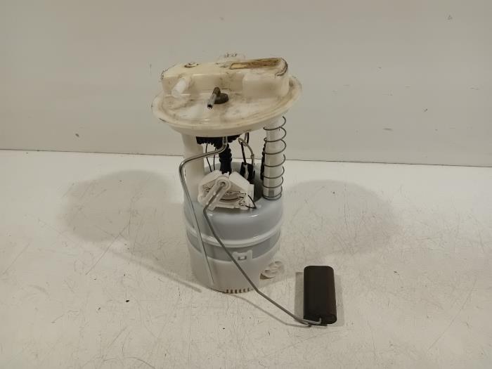 Gebrauchte Kraftstoffpumpe Elektrisch Nissan Pulsar Preis € 75,00 Margenregelung angeboten von Van der Ven Autorecycling B.V.