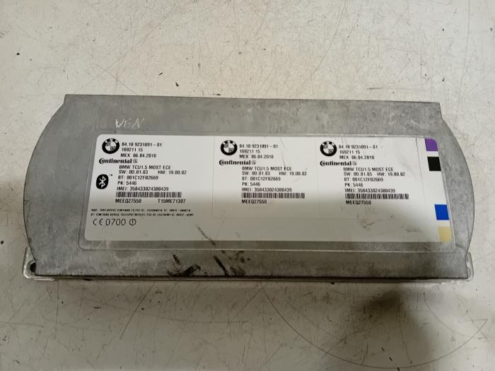 Używane Modul Bluetooth BMW 5-Serie Cena € 70,00 Procedura marży oferowane przez Van der Ven Autorecycling B.V.