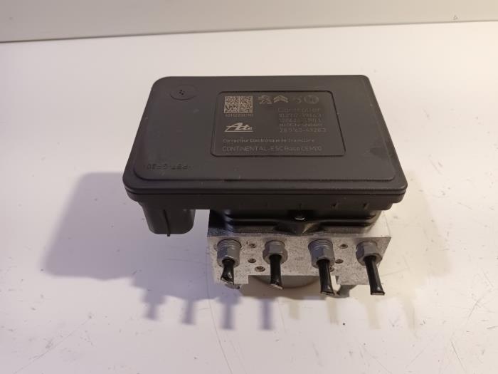Begagnade ABS-pump Opel Corsa Pris € 150,00 Marginaltabell erbjuds av Van der Ven Autorecycling B.V.