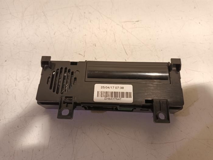 Begagnade Bluetooth-modul Peugeot 2008 Pris € 40,00 Marginaltabell erbjuds av Van der Ven Autorecycling B.V.