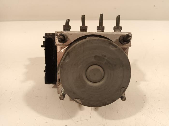 Begagnade ABS-pump Citroen C1 Pris € 15,00 Marginaltabell erbjuds av Van der Ven Autorecycling B.V.