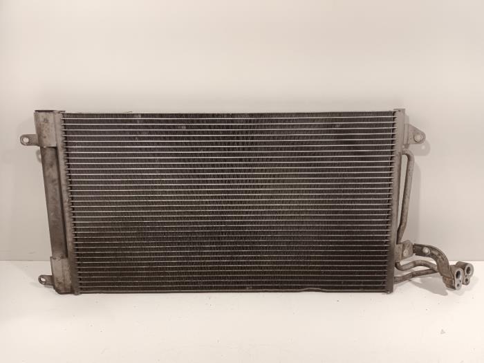 Usagé Radiateur clim Seat Ibiza Prix € 25,00 Règlement à la marge proposé par Van der Ven Autorecycling B.V.