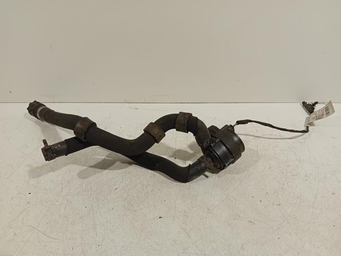 Begagnade Vattenpump Mercedes GLE Pris € 40,00 Marginaltabell erbjuds av Van der Ven Autorecycling B.V.