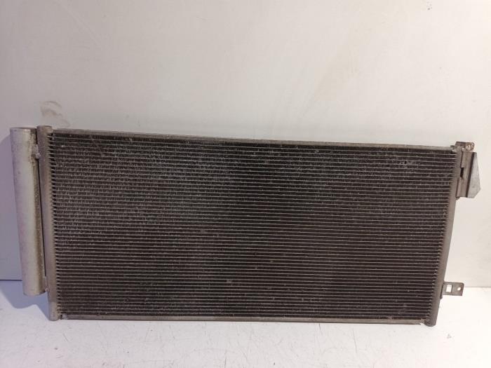 Usagé Radiateur clim Opel Combo Prix € 20,00 Règlement à la marge proposé par Van der Ven Autorecycling B.V.