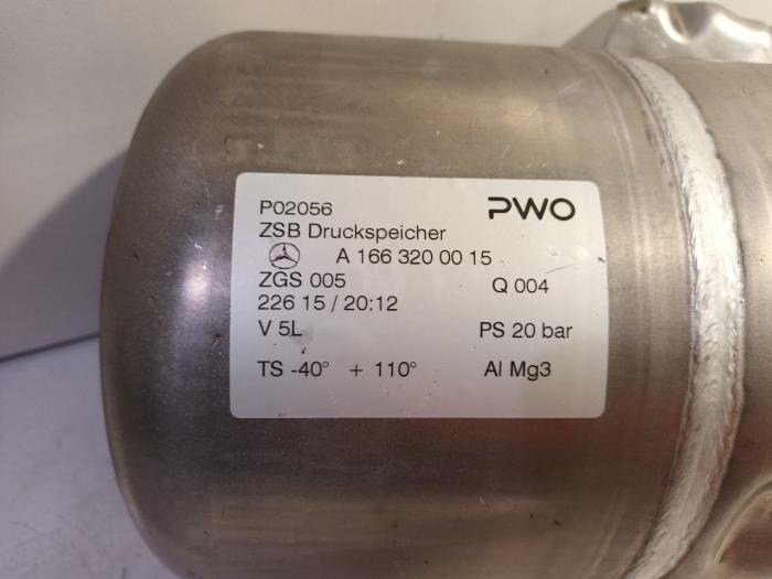 Begagnade Tank Mercedes GLE Pris € 45,00 Marginaltabell erbjuds av Van der Ven Autorecycling B.V.