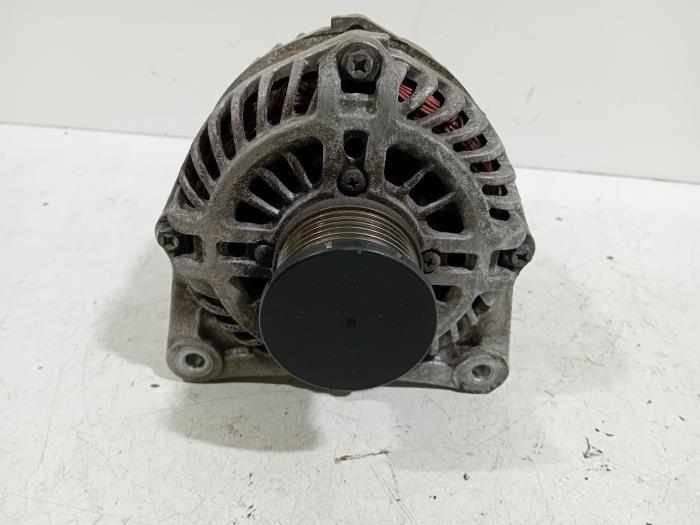Gebrauchte Dynamo Renault Clio Preis € 140,00 Margenregelung angeboten von Van der Ven Autorecycling B.V.