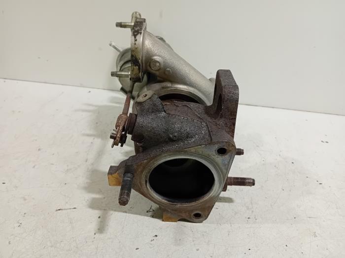 Usagé Turbo Renault Clio Prix € 399,99 Règlement à la marge proposé par Van der Ven Autorecycling B.V.