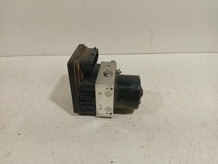 Begagnade ABS-pump Opel Astra Pris € 145,00 Marginaltabell erbjuds av Van der Ven Autorecycling B.V.