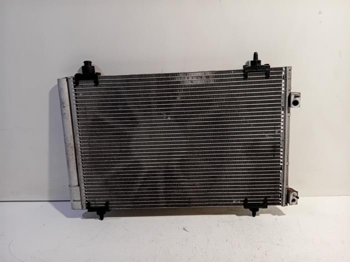 Usagé Radiateur clim Citroen C4 Picasso Prix € 55,00 Règlement à la marge proposé par Van der Ven Autorecycling B.V.