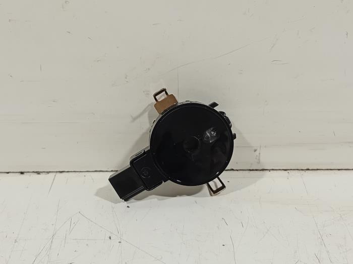 Begagnade Regnsensor Ford Puma Pris € 25,00 Marginaltabell erbjuds av Van der Ven Autorecycling B.V.