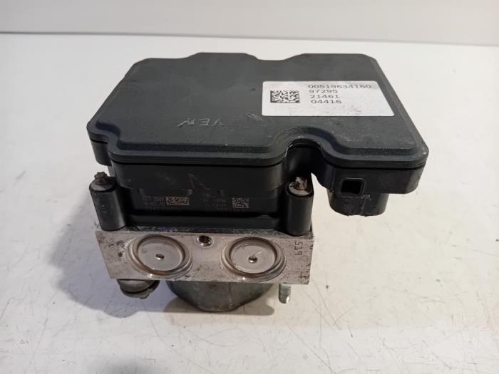 Begagnade ABS-pump Fiat Punto Pris € 70,00 Marginaltabell erbjuds av Van der Ven Autorecycling B.V.